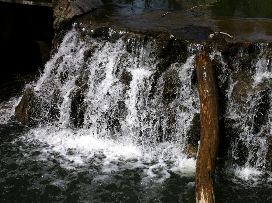 IMG_6315_rushing_water_elengrey_may_2014 (1280x956)