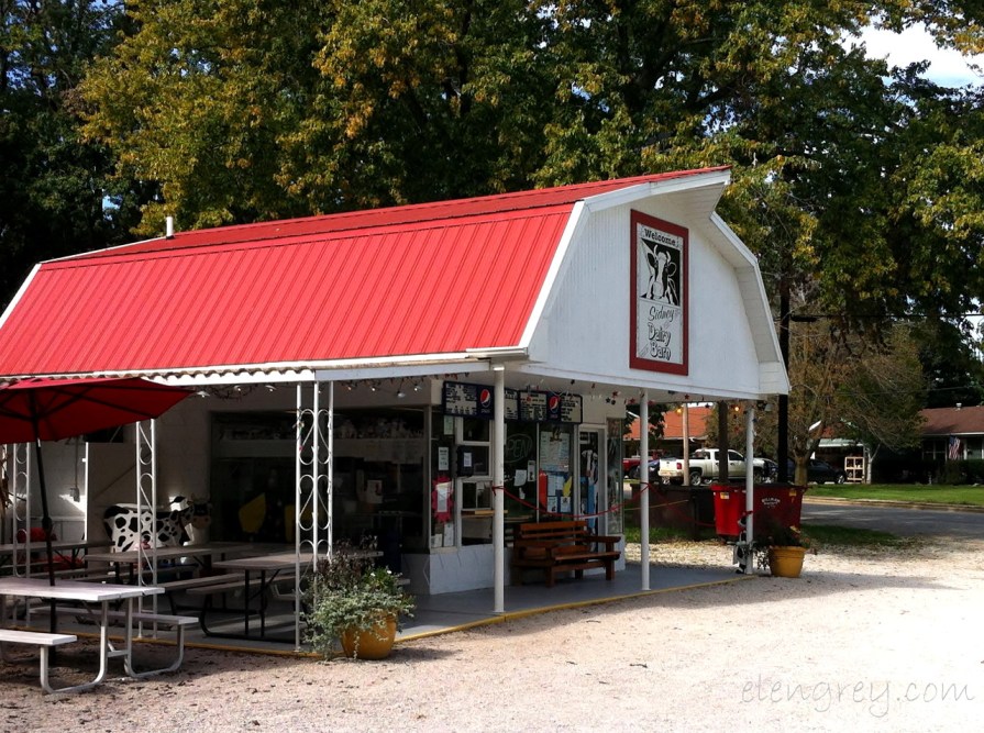 IMG_7910_dairy_barn_2_september_2014 (1280x954)