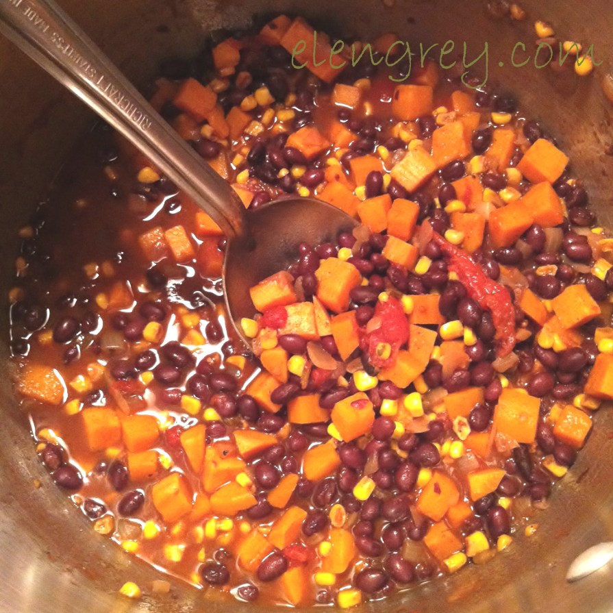 sweet_potato_black_bean_chili_2_elengrey_january_2016